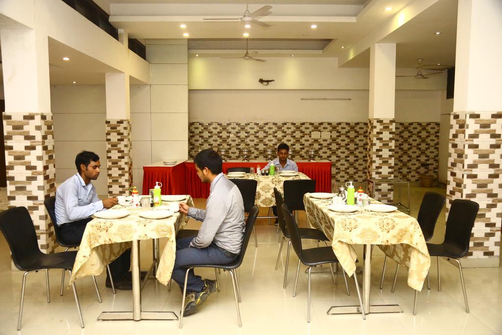 Hotel Smart Inn 2 New Delhi Exterior photo