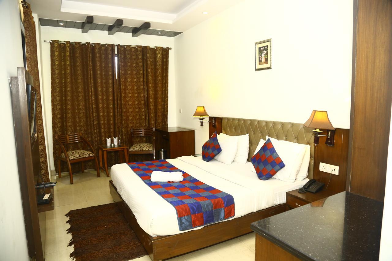 Hotel Smart Inn 2 New Delhi Exterior photo