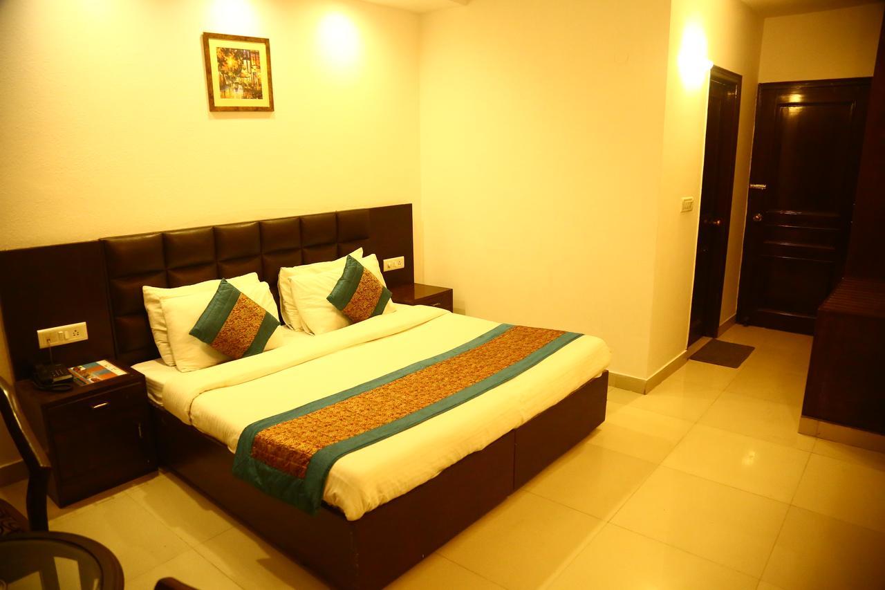 Hotel Smart Inn 2 New Delhi Exterior photo